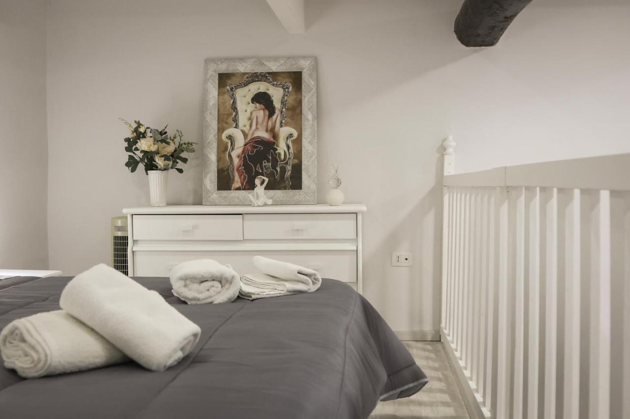 Modern By Sasy In The City Centre Naples Luaran gambar
