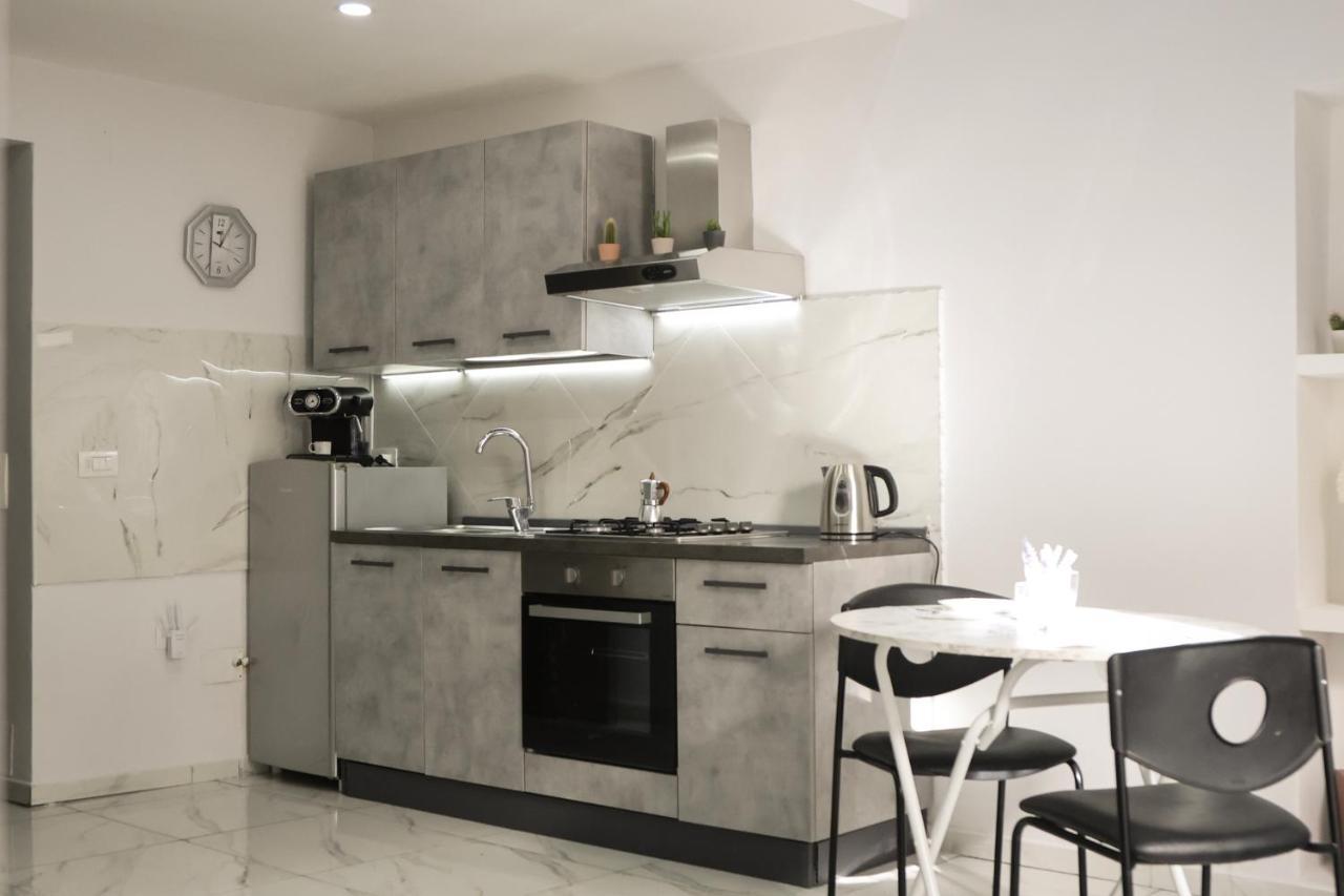 Modern By Sasy In The City Centre Naples Luaran gambar